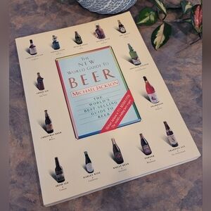 THE NEW WORLD GUIDE TO BEERS By Michael Jackson, Paperback